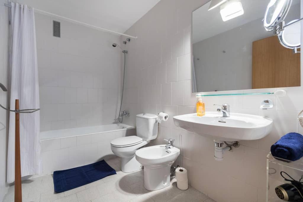 Sea Views & City Skyline Barcelona Bagian luar foto