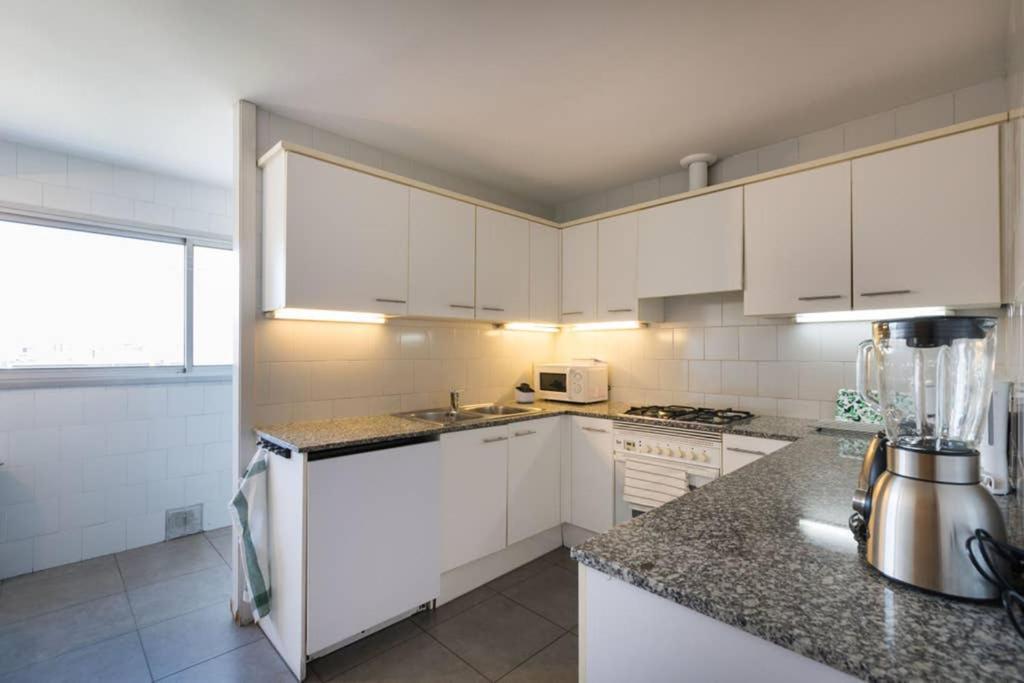 Sea Views & City Skyline Barcelona Bagian luar foto