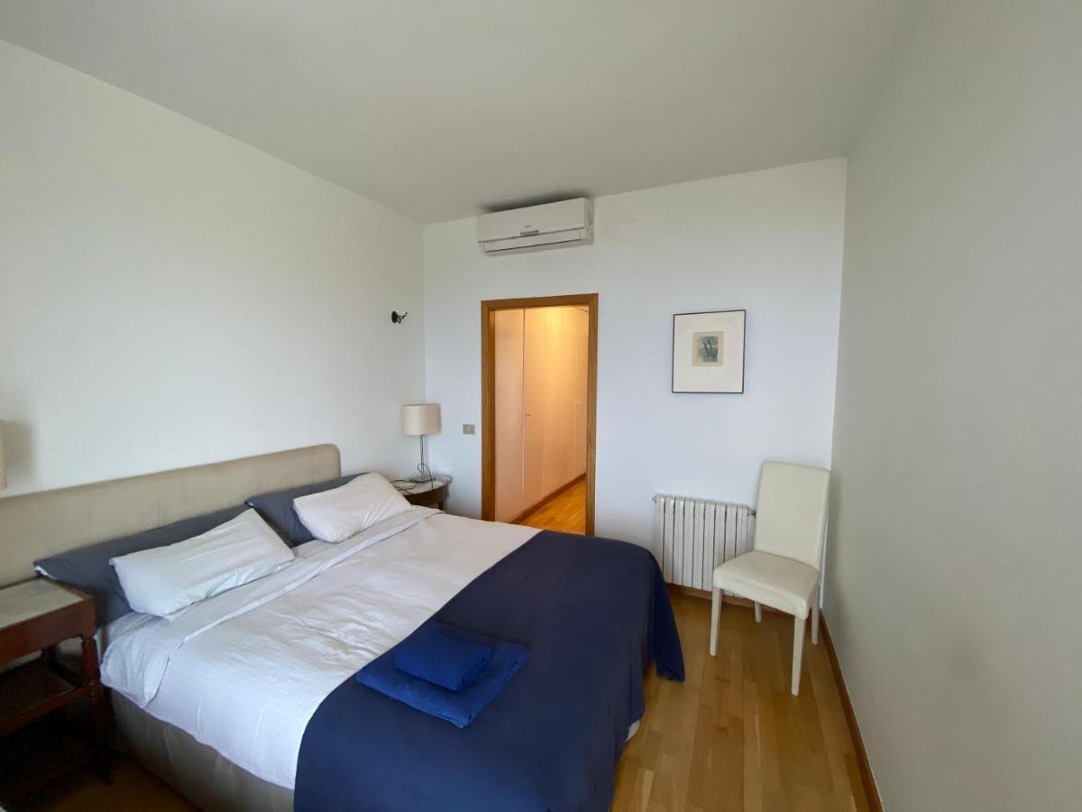 Sea Views & City Skyline Barcelona Bagian luar foto